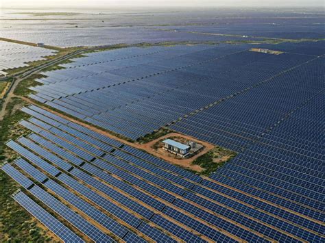 The largest solar power plant in the world: Bhadla Solar Park