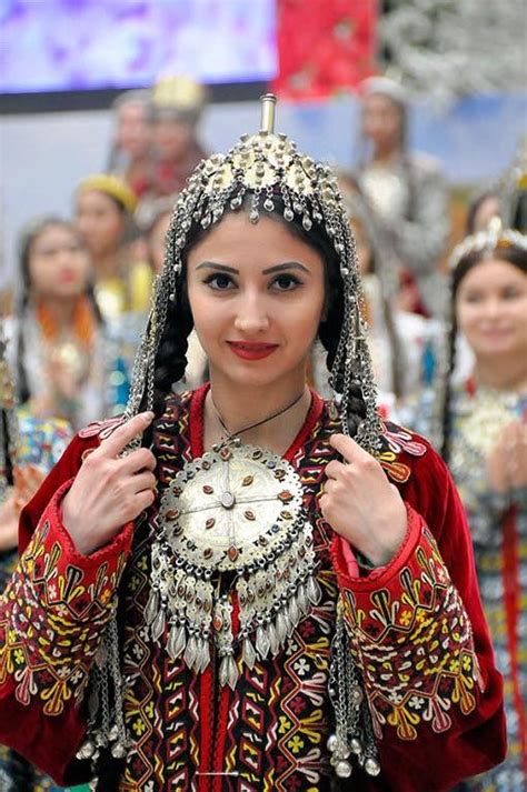 TÜRKMENLERDE TAKI GELENEĞİ... | Costumes around the world, Traditional ...