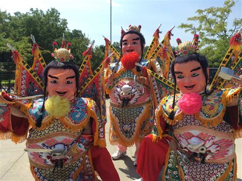 Traditional Taiwanese folk dance performance The Third Prince_Santaizi ...