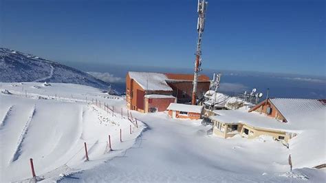 Israelis flock to parks to enjoy rare Passover snow