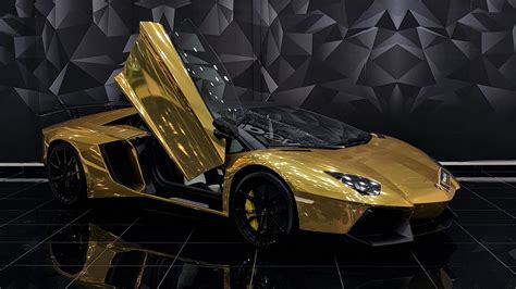 Lamborghini Aventador - Gold Gloss wrap | WrapStyle