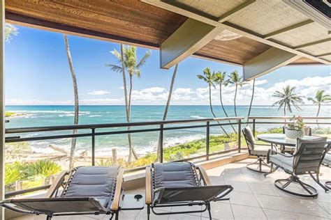 19 Hawai'i Airbnbs on the Beach for a Dream Vacation