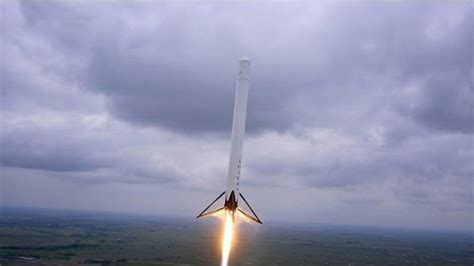 Reusable SpaceX Falcon 9 Rocket Makes Successful First Flight