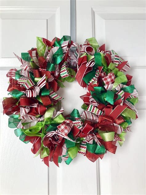 20 Ways to Make a Ribbon Wreath | Guide Patterns