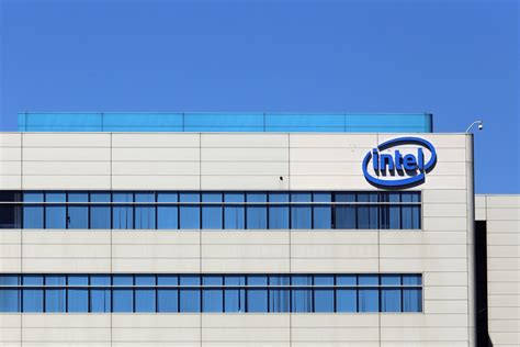 Pros and Cons to Buying Intel Corporation (INTC) Stock | Stock Market ...