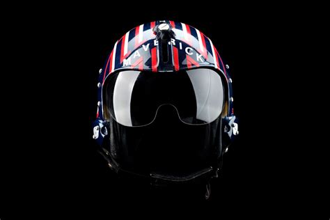 Maverick's Top Gun Fighter Pilot Helmet | Uncrate