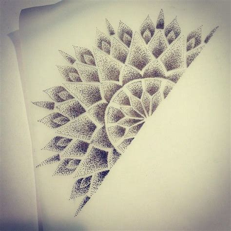 mandala tattoo dotwork - Buscar con Google | Tatouage pointillisme ...