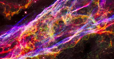 NASA's Hubble Telescope Captures Insane Image of the Veil Nebula