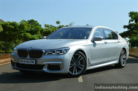 2017 BMW 7 Series M-Sport (730 Ld) front three quarter close Review