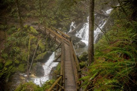 Hiking Washington’s incredible Hamilton Mountain Trail