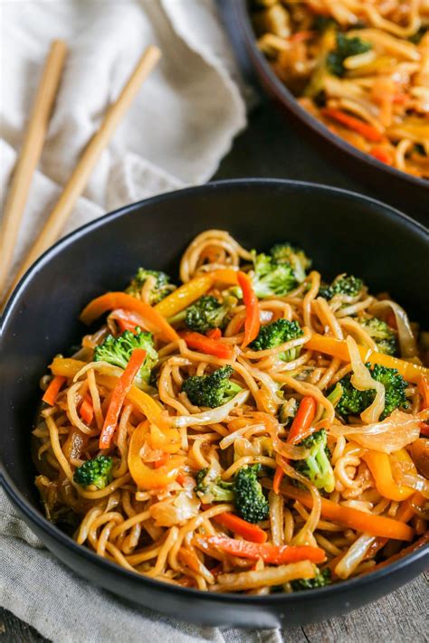 One-Pot Veggie Yakisoba Recipe - Momsdish