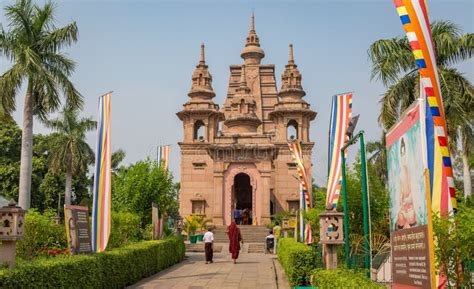 Buddhist Temple at Sarnath, Varanasi, India. Editorial Stock Image ...