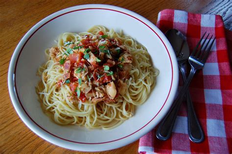 Linguine with Clams Bacon and Tomato | Cooking Mamas