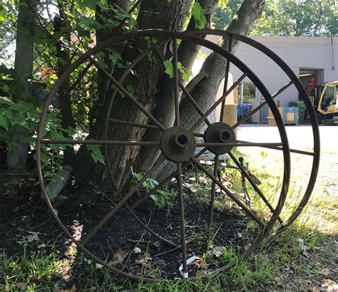 Antique Wagon Wheels, Large - New England Garden Company