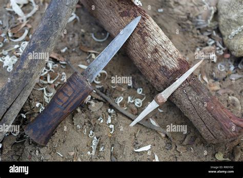 San people hunting hi-res stock photography and images - Alamy