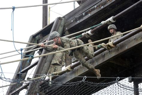 Soldiers live-fire 60mm mortar during inaugural Best Mortar Competition ...