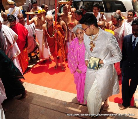 Yaduveer Wadiyar Crowned 'Maharaja' of Mysore [PHOTOS] - IBTimes India