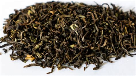 Darjeeling Tea Guide: How To Brew, Where To Buy The Best & More Info