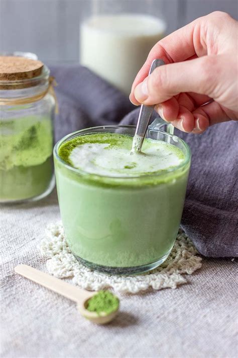 Matcha Green Tea Latte - Antioxidant-rich drink perfect for mornings!