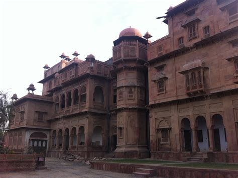 Jim & Happy : Bikaner Fort Friday 7 Dec 2012