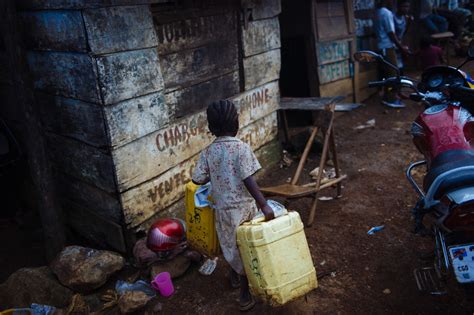 BUKAVU | ACQUA CHIARA CONGO