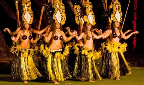 Old Lahaina Luau Maui Hawaii - YouTube