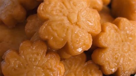 Yakgwa: the sweet recipe for Korean honey cookies