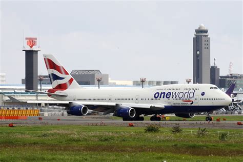 British Airways B744 at Denver on Oct 11th 2019, blew tyre on touch ...