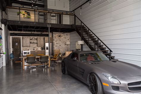 There's plenty of room to customize your garage any way that you want ...