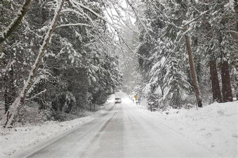 Strong snow storm forecast for Highway 3 - Greater Victoria News