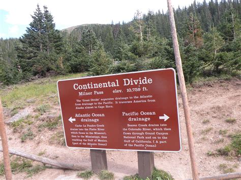 Continental Divide Sign at Rocky Mountain National Park - Milner Pass ...