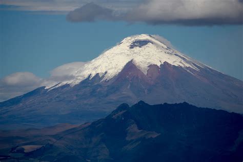 Blick auf den Vulkan Cotopaxi, Quito, Ecuador • Jamane