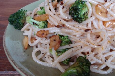 Linguini w/ Broccoli & Garlic — Real Food Tastes Good