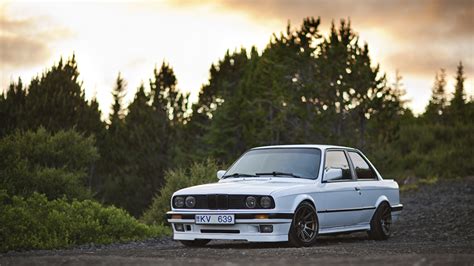 Photo BMW E30 325i White Cars 1366x768