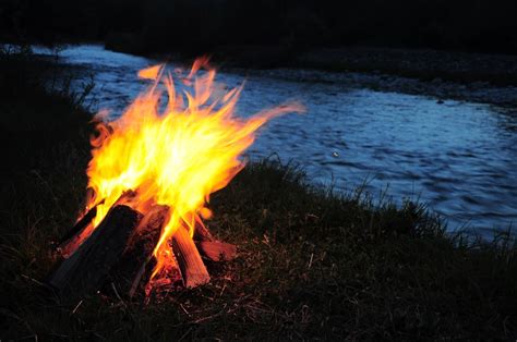 26 Night Camping Activities To Make Your Camping Fun - 🏕 CampingTipz