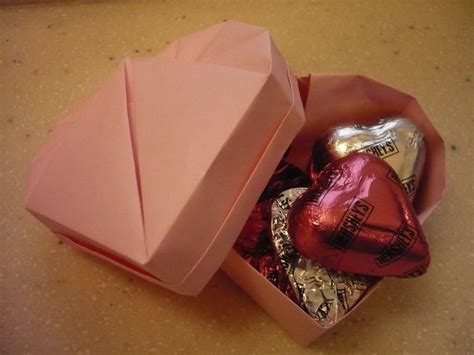 Origami Heart Gift Box | Heart gift box, Origami heart, Heart gifts