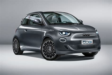 Fiat 500 Electric: fresh face for 2020's chic new EV | CAR Magazine