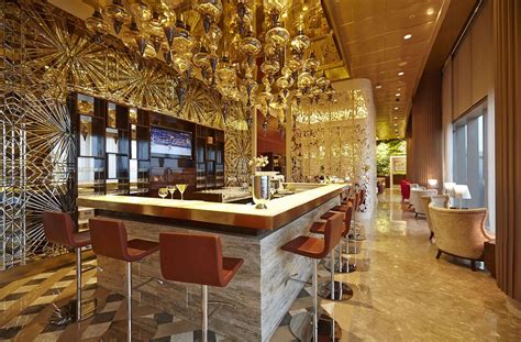 21 Best Airport Lounges For Relaxing, Eating and Even Getting A Haircut ...