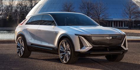 Cadillac reveals Lyriq electric crossover with 19-kW home charging ...