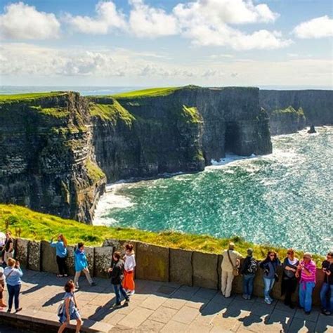 Cliffs of Moher explorer tour departing from Limerick. Guided.