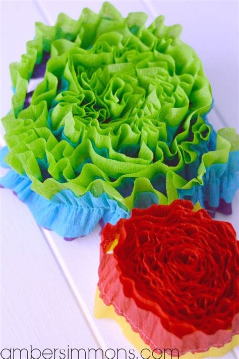 DIY Ruffled Streamers - TGIF - This Grandma is Fun