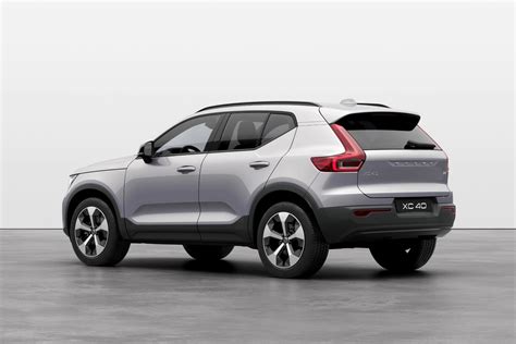 2023 Volvo XC40 B4 Ultimate Dark 4dr SUV