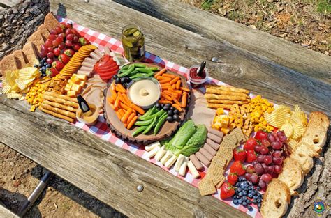 10 Collection Charcuterie Board Ideas For Picnic