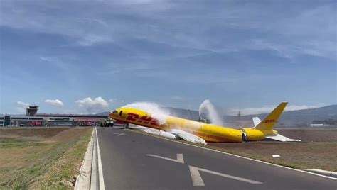 DHL Aero Expreso Boeing 757-200F HP-2010DAE crash lands at San Jose, CR ...