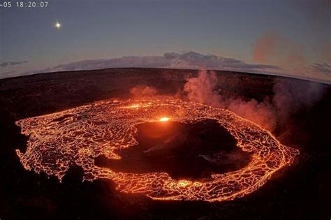 Hawaii’s Kilauea volcano erupts again | Volcanoes News | Al Jazeera