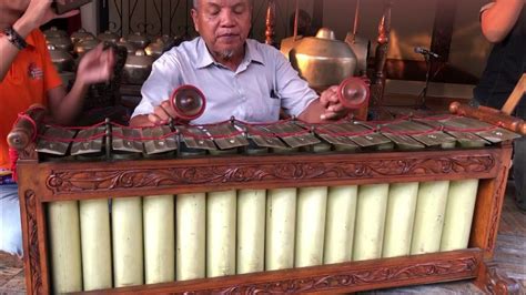 Gender barung for Gamelan Kodhok Ngorek - YouTube