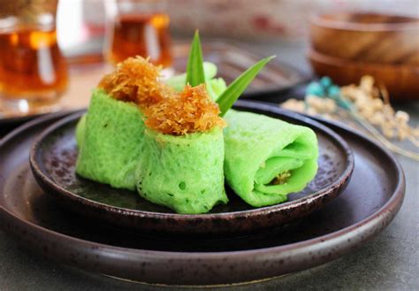 Dadar Gulung: Rolled Pancake with Grated Coconut Filling (Vegan) - Cook ...