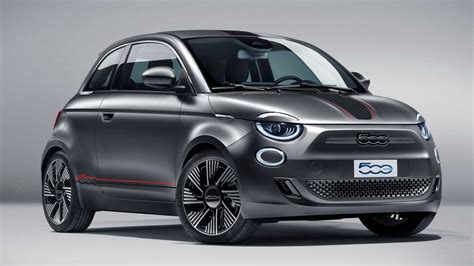 Abarth prepara versão esportiva do Fiat 500 elétrico para 2024