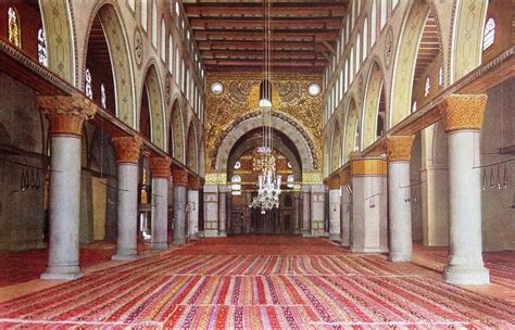 Masjid Al Aqsa Interior