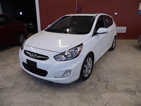 2012 HYUNDAI ACCENT SE HATCHBACK | Derrick Knox Auto